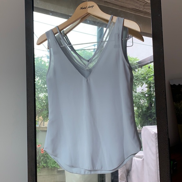 🦄 * 3/$10 * ASOS sleeveless v-neck blouse - Picture 5 of 8